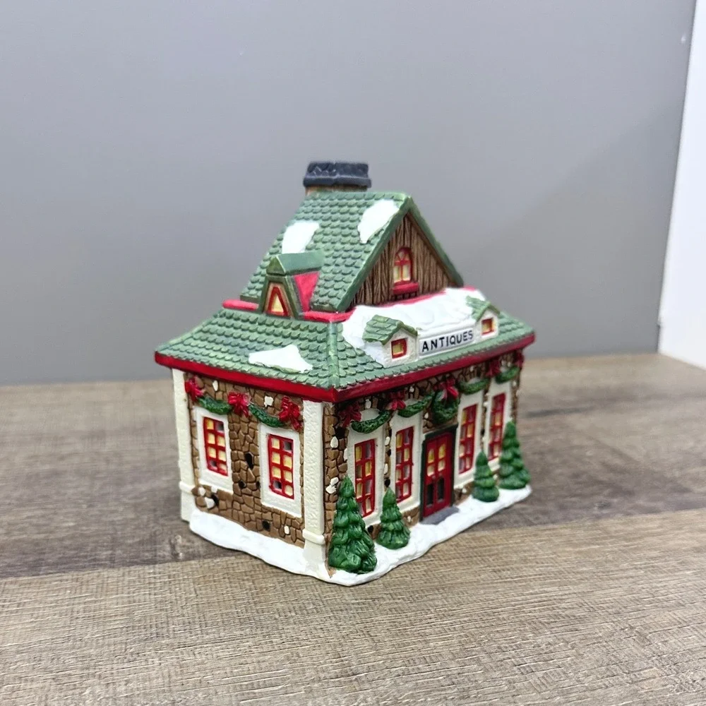 Vintage Winter Valley Cottages Antiques Shop Porcelain Lighted Christmas Village